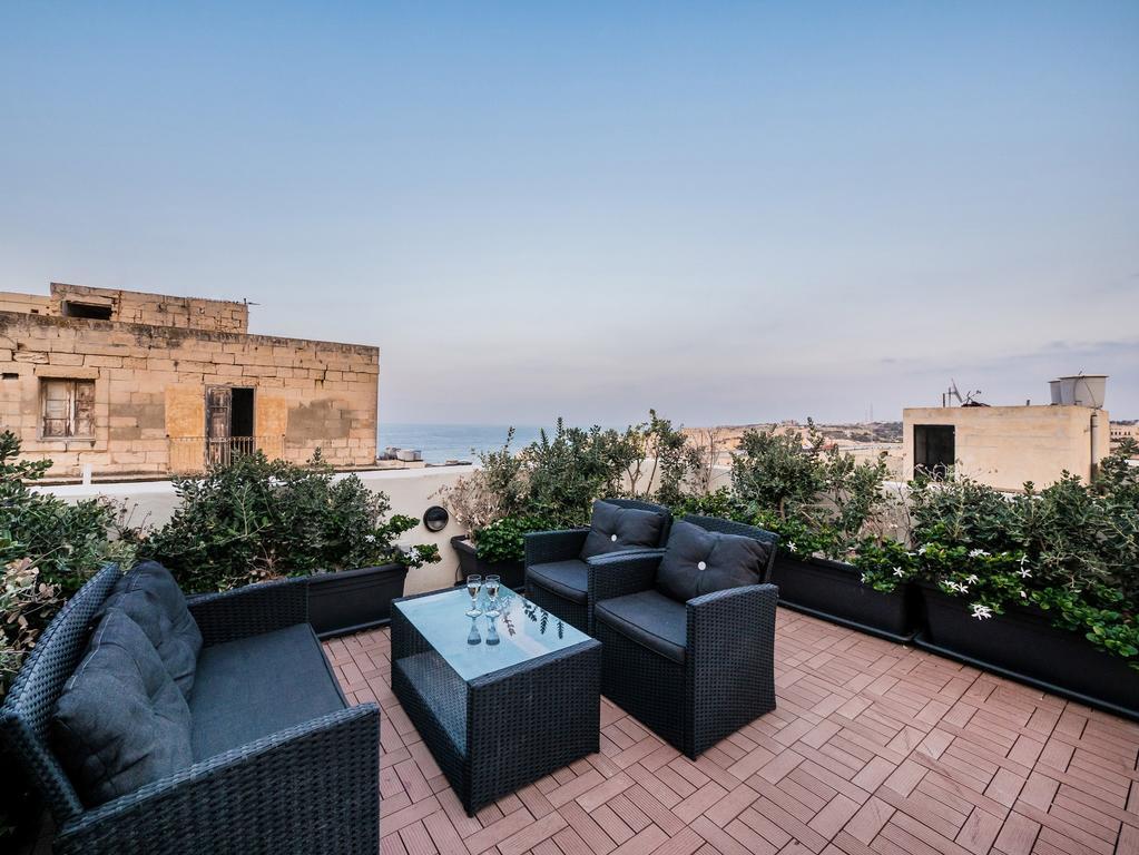 Kursara Port View Apartment